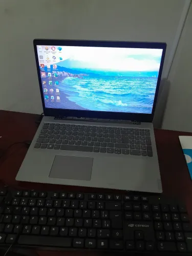 Vendo notebook usado.