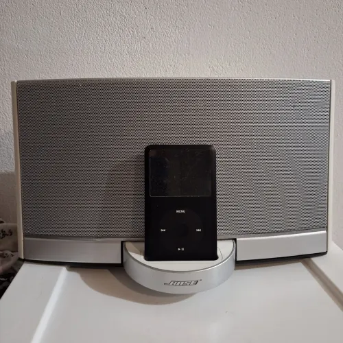 Kit Audiófilo: Caixa de Som Bose SoundDock + iPod Classic 80GB (Carrega no Dock)
