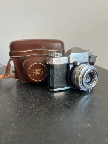 Camera fotografica zeis CONTAFLEX antiga de coleção
