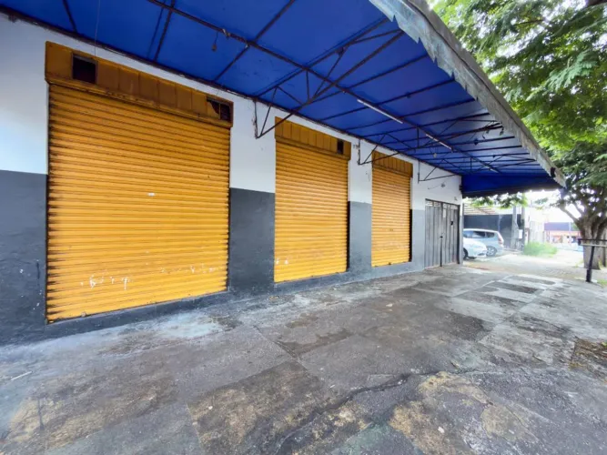 Salão à venda em Maringá, Jardim São Francisco, com 182.59 m²