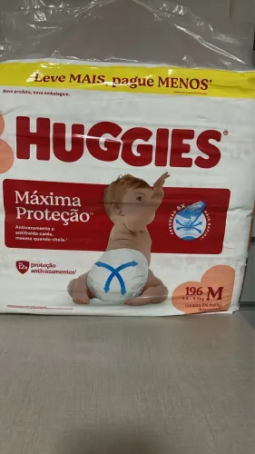 VENDO PACOTE FRALDA M HUGGIES 