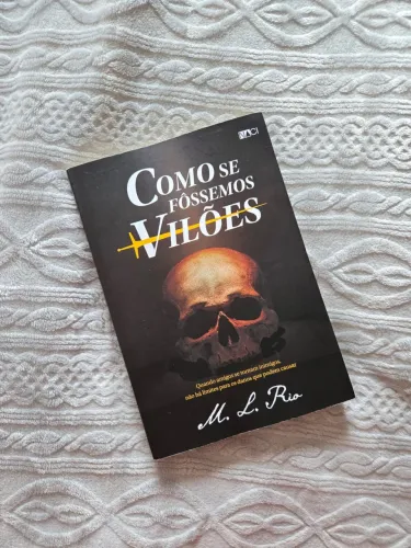 Como se fossemos vilões 