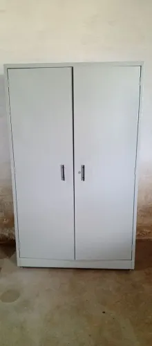 Armário de metal