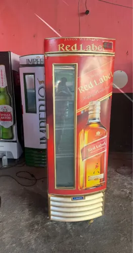 Freezer expositor cervejeiro metalfrio visual red label