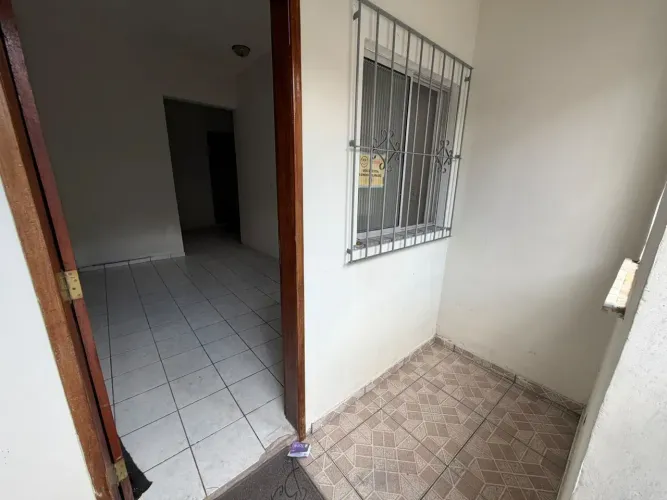 Casa térrea com sala, 1 suíte, copa/cozinha e banheiro social - Cremação - Belém - PA