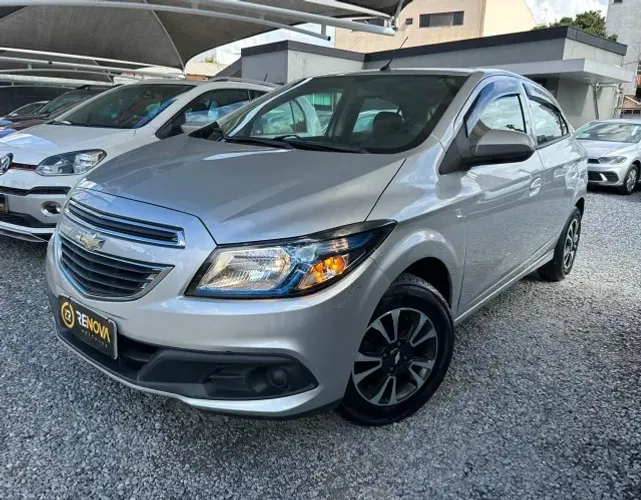 Chevrolet Onix Hatch LT 1.0 8V Flex Power Mec. 4P 2013