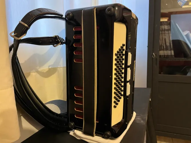 Acordeon Weltmeister Alemão 60 baixos