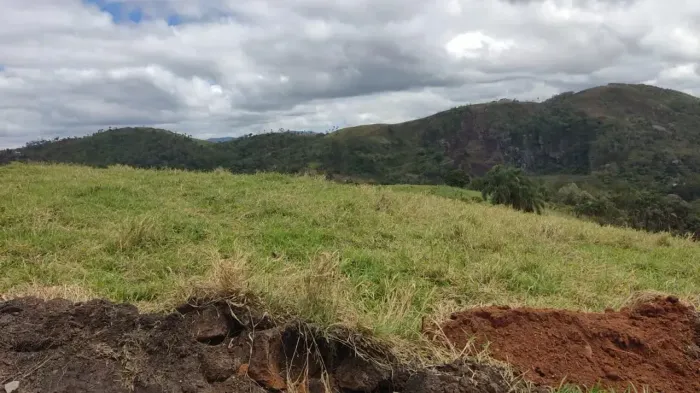 He Preço baixo,lotes amplos e fácil acesso!