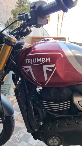 Triumph Speed 400, IPVA 2026 PG e baixíssima Kilometragem