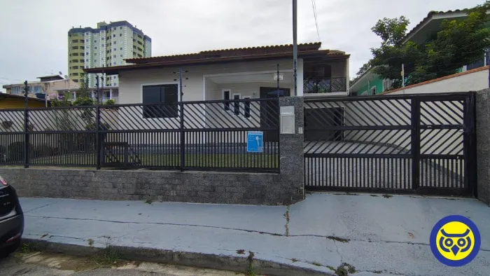 Casa para locação no Jardim Cidade, São José 4 dormitórios, suíte, amplo terreno e 3 vaga