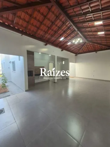 Casa residencial à venda no Bairro Laranjeiras com 2 quartos, porcelanato e 6 vagas