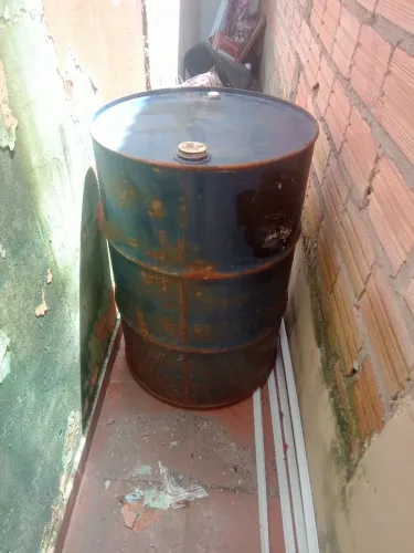 Tambor de 200 litos a venda 