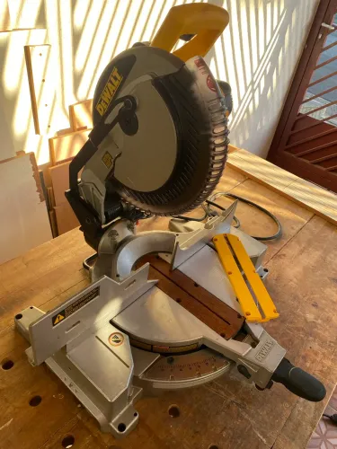 Serra Esquadria Dewalt Modelo Dw713-BR