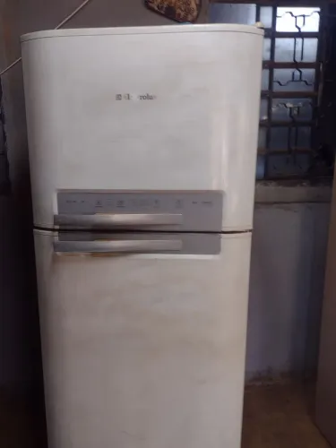 Geladeira Duplex Digital Eletrolux FroostFrer