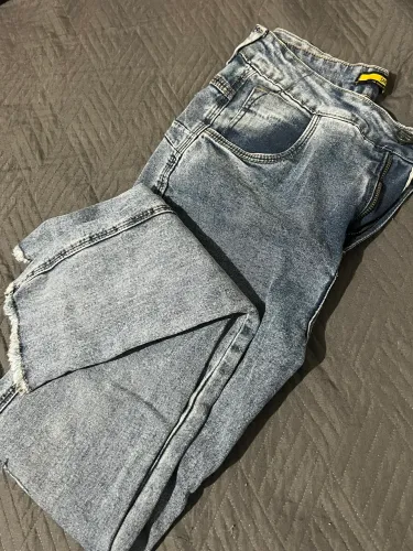 Vendo calça jeans usada 1 vez