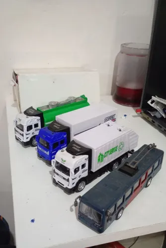 CAMINHÕES E ÔNIBUS COLECIONADOR