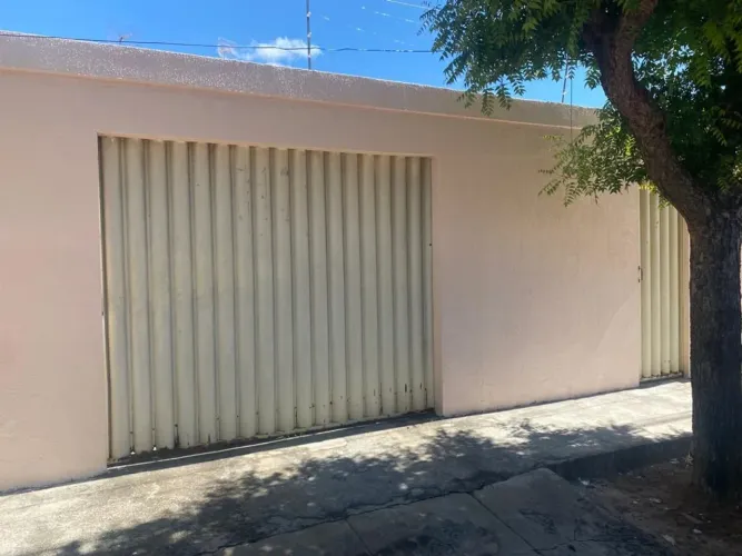 Casa com 3 quartos Quarto(s) para aluguel, 155m² - Lagoa Seca - Juazeiro do Norte