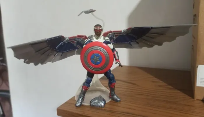 Capitão América Falcão Sam Winson Baf Marvel Legends