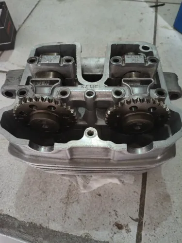 Vendo cabeçote da XRE 300 vela fina.