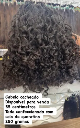 Mega hair cacheado