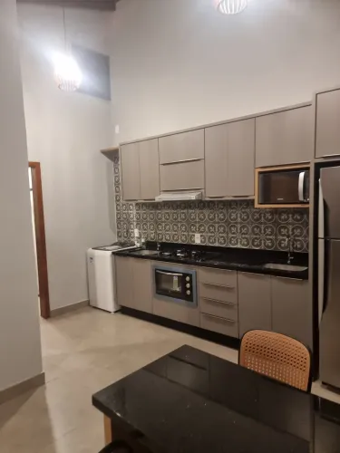 Alugo AP de um quarto na palhoça 100mts do brasil atacadista do bairro Rio grande