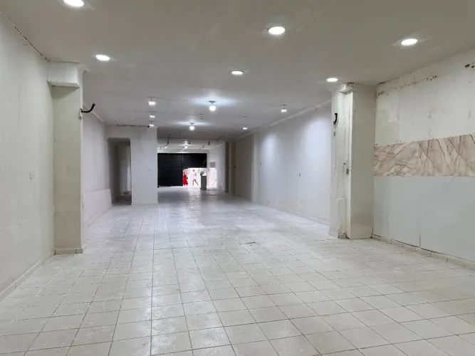 PONTO COMERCIAL NO CALÇADÃO