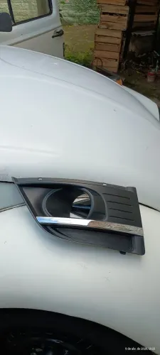Moldura do farol de milha C4 Picasso - esquerdo  