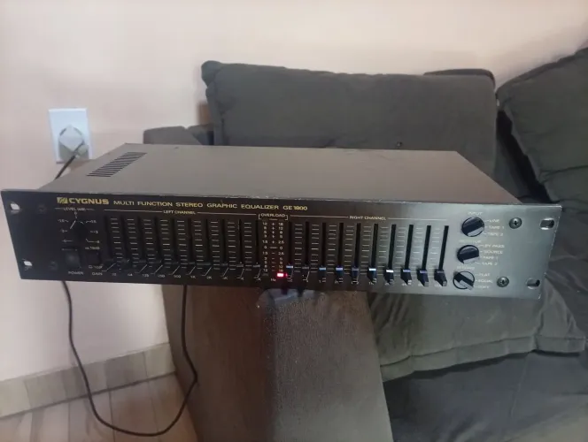 Equalizador cygnus ge1800 funcionando perfeitamente
