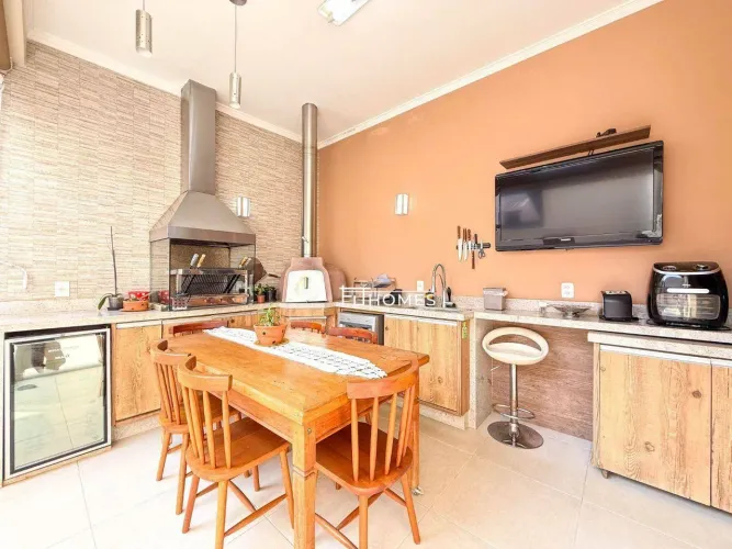 Sobrado com 3 dormitórios à venda, 163 m² por R$ 1.100.000,00 - Condomínio Villaggio di It