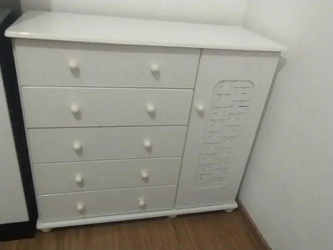 Cômoda infantil excelente ótima madeira