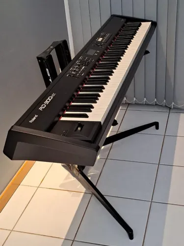 Piano digital Roland RD-300NX