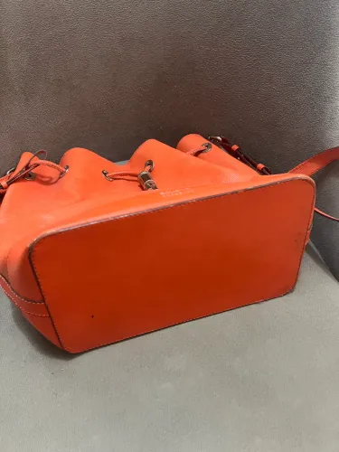 Bolsa Schutz laranja