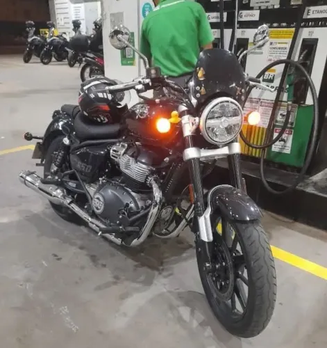 Moto emplacada final de placa 5 licenciamento e IPVA total pago já vai com vários,