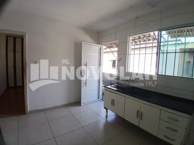 CASA ASSOBRADADA COM 1 DORMITÓRIO