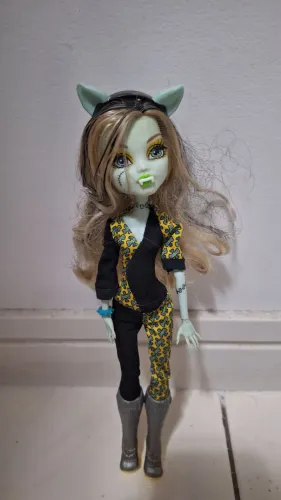 Boneca Monster High Frankie Stein Freaky Fusion