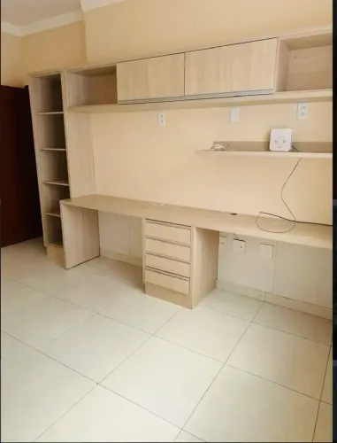 Casa Para Alugar com 3 quartos em Grã-Duquesa - Governador Valadares - MG