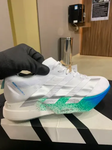 Tênis adizero 1:1 $600