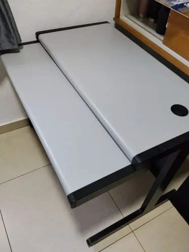 Mesa para e Escritório e Cadeira