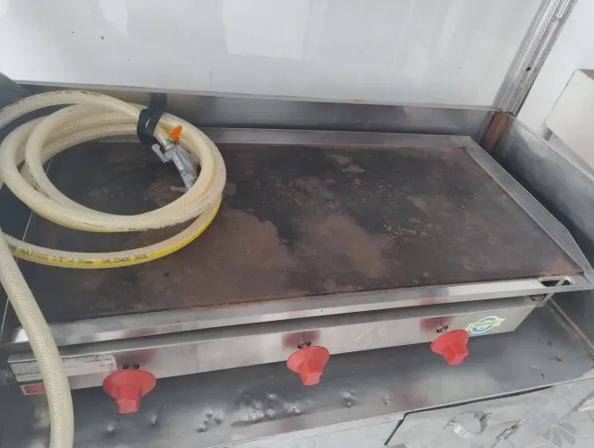 Vende-se chapa de lanche 