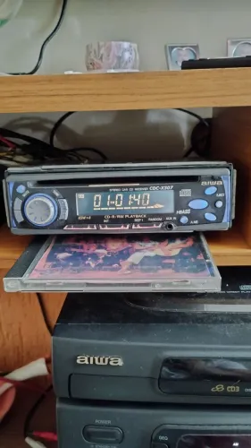 CD automotivo aiwa