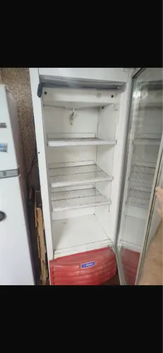 Geladeira de bar - 600L - 220v