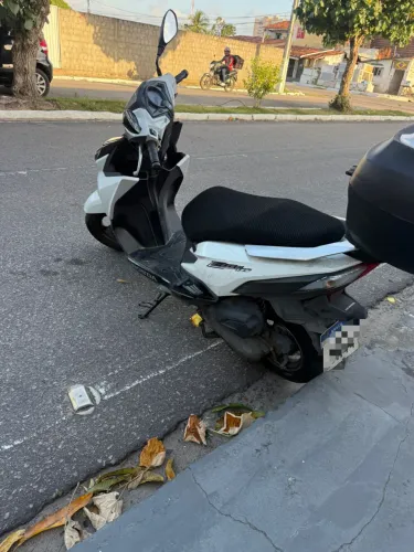 Honda Elite 125 Branca com Baú -