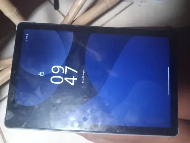 TABLET Lenovo M9 300$