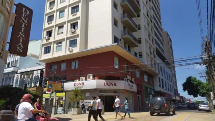 Salas comerciais no condomínio EDIFÍCIO COMERCIAL ROSA PERETTI em Presidente Prudente