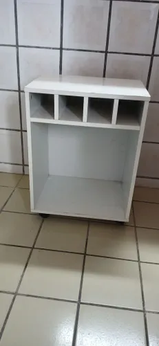 Mesa de Apoio com Rodinhas