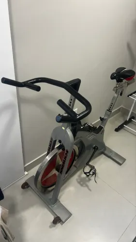 Bicicleta spinning schiwnn