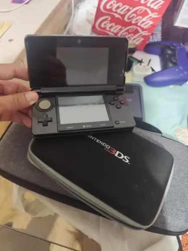 3 DS em excelente estado + Case. Funcionando perfeitamente.