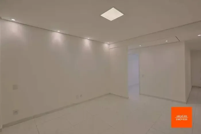 Área Privativa de aproximadamente 128m² 3 quartos, 2 suítes, 1 vaga Savassi