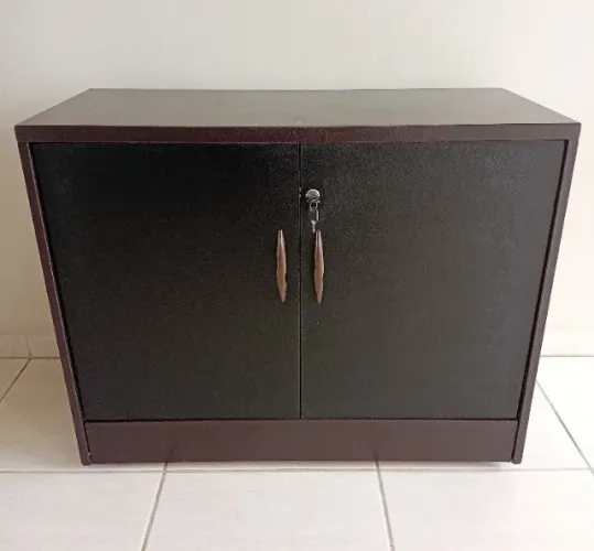 Vendo Balcão 2 Portas com chave