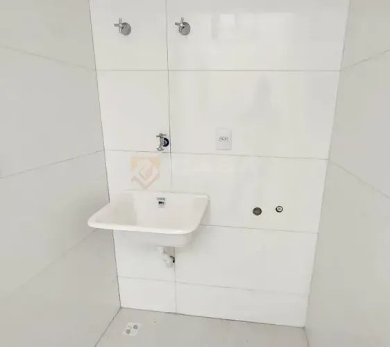Casa duplex com 3 quartos, 2 suítes, 1 vaga  GEMINADA DE ALTO PADRÃO EM NOVA ITAPARICA